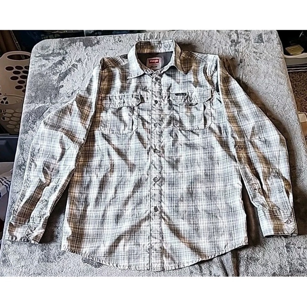 Wrangler Outdoor Series Gray Plaid Long Sleeve Button Up Vented Size Small‎